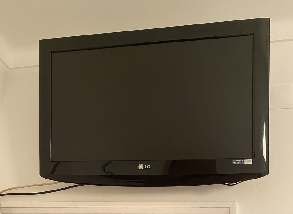 Vendo Televisão LG