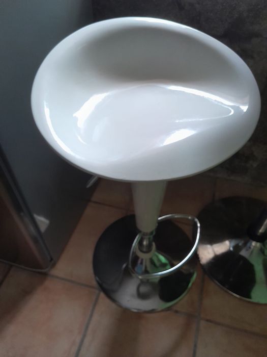 Mesa e 2 banquetas