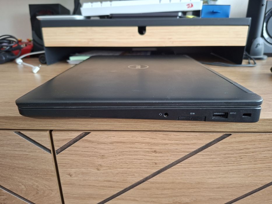 Core i5 8GB 256GB M.2 Windows 11 LTE SIM