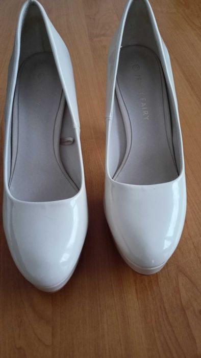 Buty damskie na obcasie -eleganckie