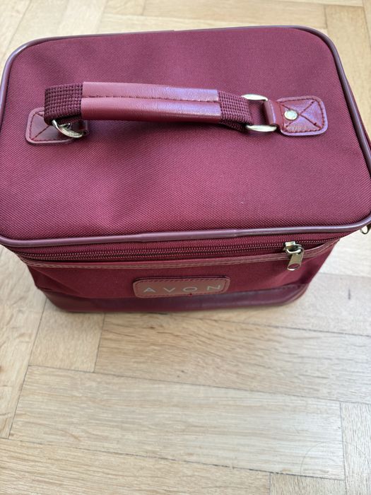 Kosmetyczka kuferek Avon