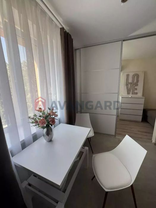 1 комн. квартира , новострой, средний этаж , не угловая  28000$