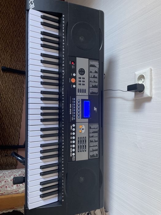 Сінтезатор МК-809