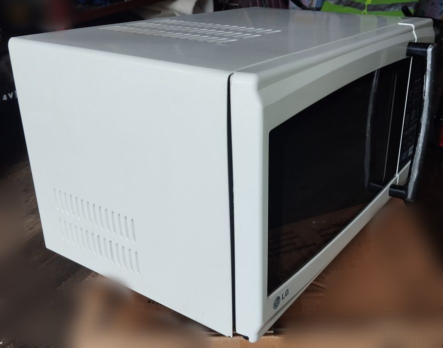 Мікрохвильова піч  Miccromaxx