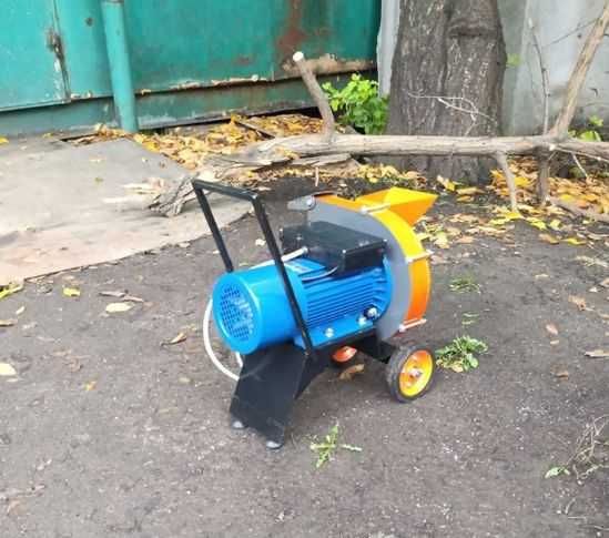 Садовий щепоріз,подрібнювач гілок,гілкоруб(гілк 60мм) електр та бензин