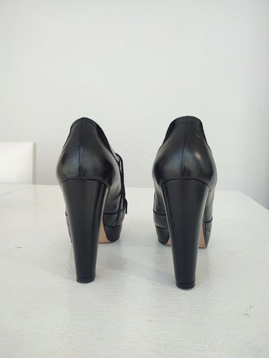 Botins Novos Tamanho 40 Salto Alto 12cm Compensado em Pele