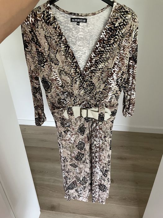 Sukienka ze wzore skory węża