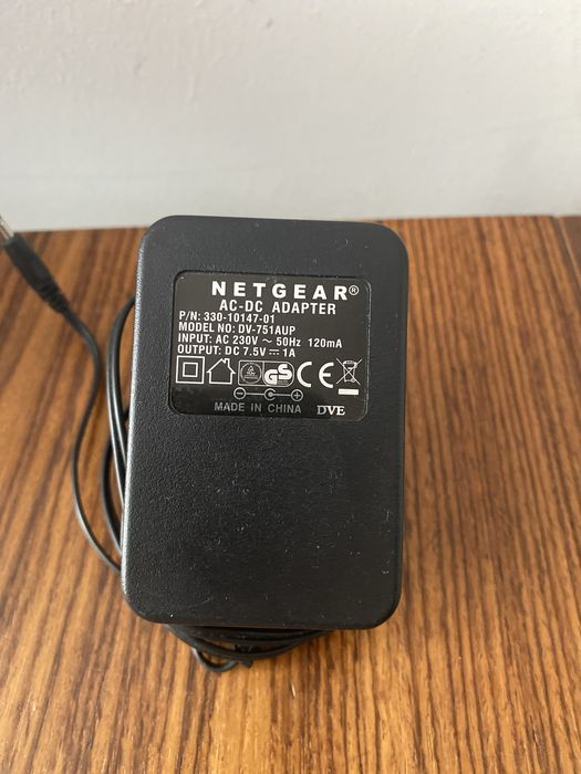 Switch NETGEAR FS605 v3 5 Port 10/100 Mbps + zasilacz