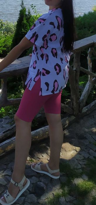 Футболка жіноча стильна