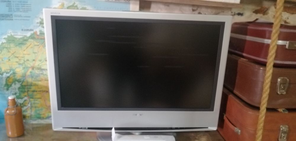 Televisor antigo ecrã plano