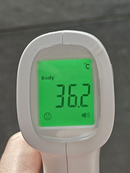 Termometr bezdotykowy NOVAMA 4Head HTD8813