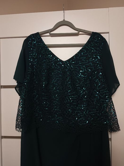 Piękna suknia wieczorowa