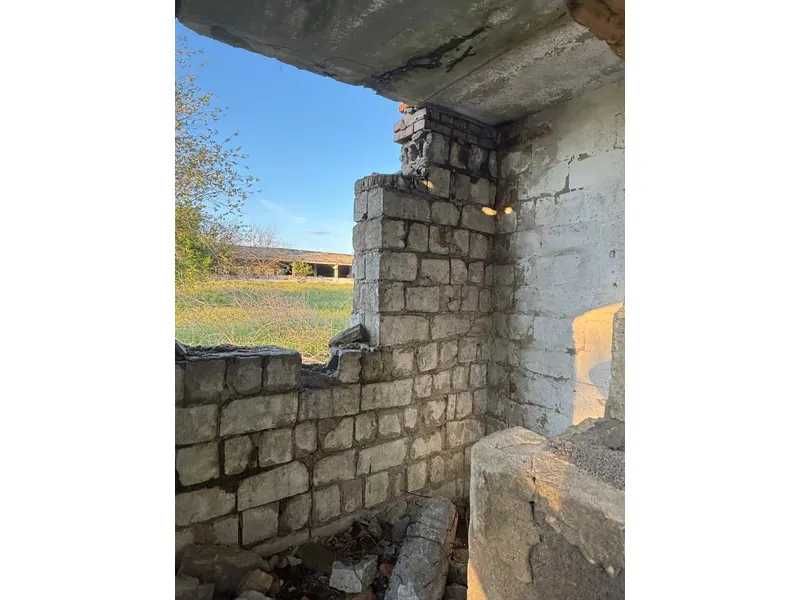 ПРОДАЖ - Будівля - виробничий будинок з спорудами (корівник) 943,2 м2