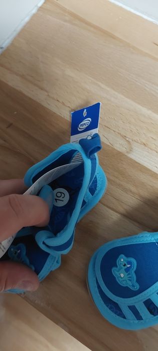Sandałki/buciki niemowlęce chłopięce rozm.19