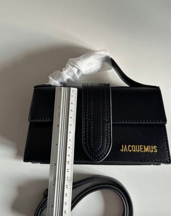 Женская сумка jacquemus  чорного  кольору/Жакмюс