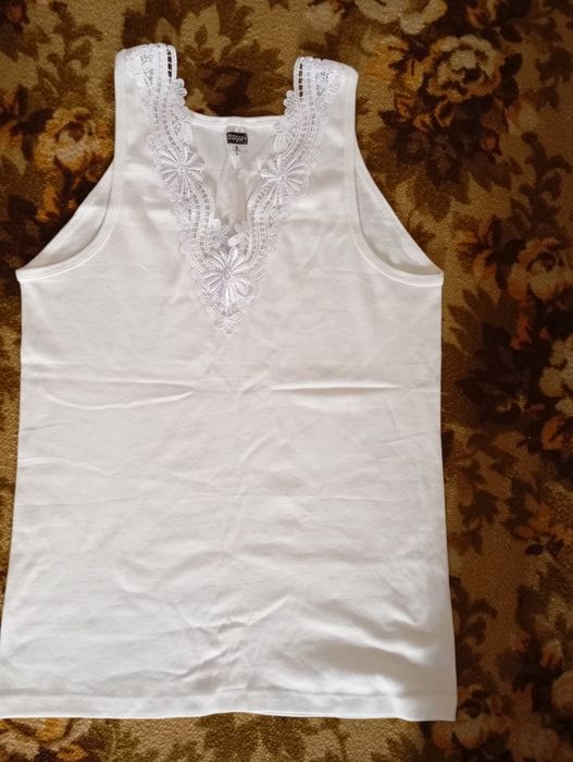 Жіноча майка і бюстгальтер нові.