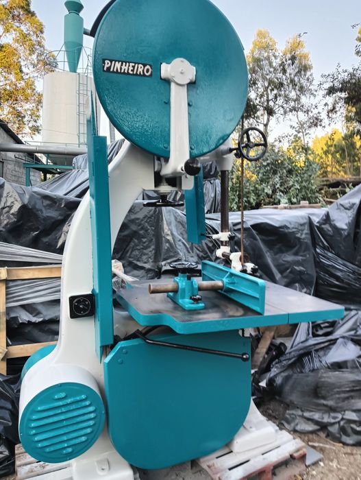 Serra de fita pinheiro