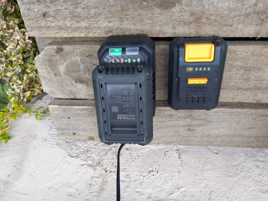 Titan TTI1257COM 18V 2 x 2.0Ah Li-Ion TXP Wiertarko-wkrętarka akumulatorowa