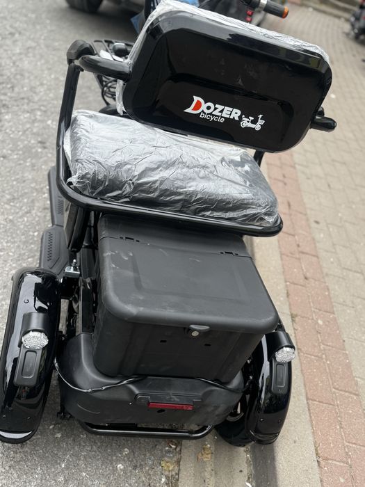 Електротрицикл DOZER Model 4E