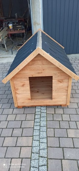 Budy dla psa drewniane