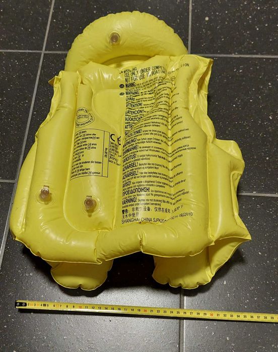 Dmuchana kamizelka ratunkowa+ 2 naramienniki; 18- 30 kg/ 3- 6 lat