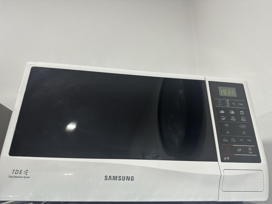GE732K Micro-Ondas Grill com Cerâmica 20L, SAMSUNG