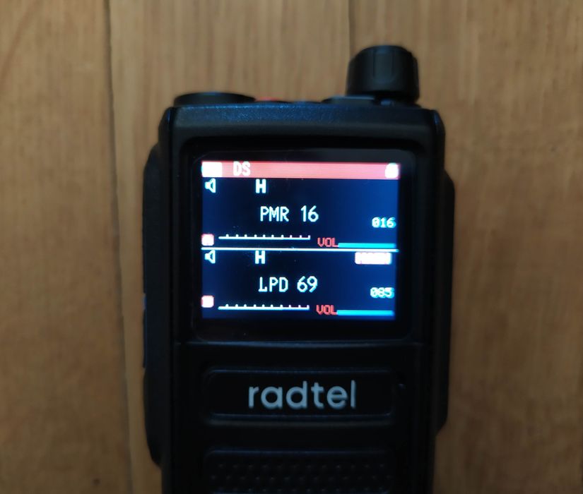 NOVO Rádio transcreiver Radtel RT-470 (10W/Dual PTT/Unlocked)