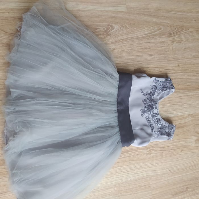 38-> CUDOWNA sukienka dla KSIĘŻNICZKI r.98/104 2-4Y tutu bolerko H&M