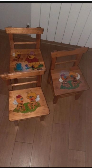 Krzesełko drewniane