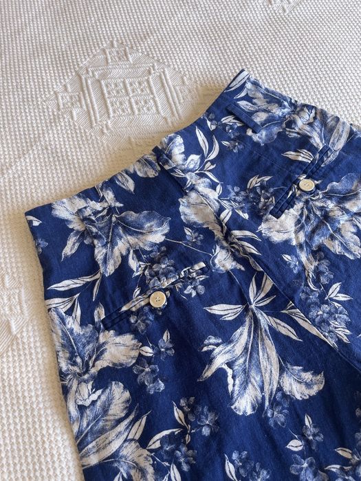 Calções florais em azul da Zara