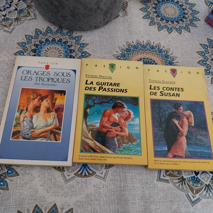 Lot of 3 books from the Passion series. Shipping included