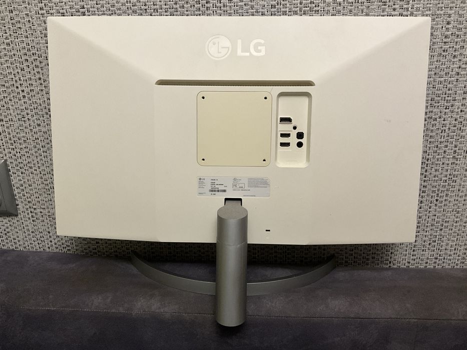 LG  27US500-W 4K IPS