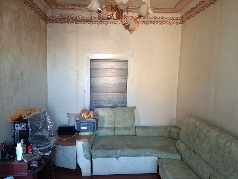 LS-7 Продам велику квартиру.Район Кінного ринку.