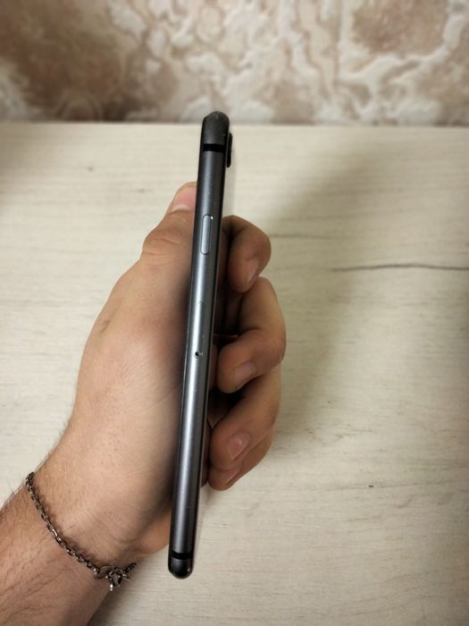 Продам iPhone 8 64 gb