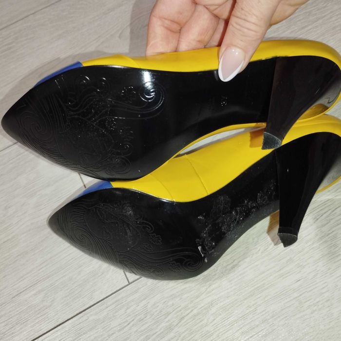 Туфлі човники в жовто-блакитному кольорі