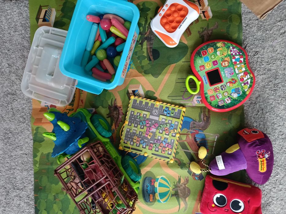 Karton zabawek puzzle gry tablet edukacyjny