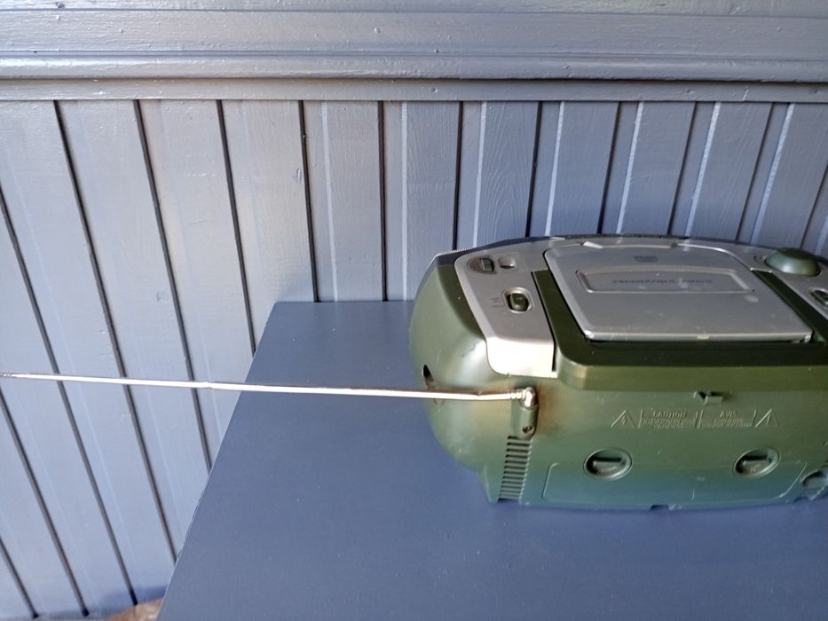 Radiomagnetofon z Cd - Philips Az1003 .