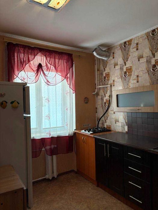 Здам в оренду трикімнатну квартиру. Центр.