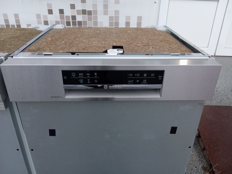 Посудомоечная машина Bosch 60см INVERTER A+++ частично встраиваемая