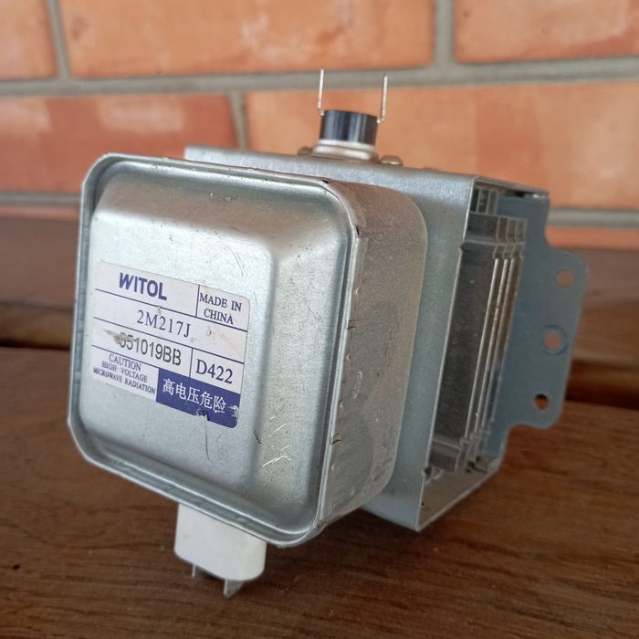 Магнетрон до микрохвильової печі