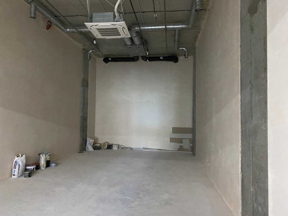 Продам приміщення у торгівельному центрі