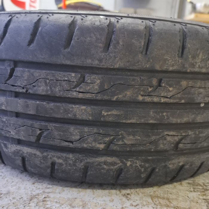 Vendo jantes com pneus