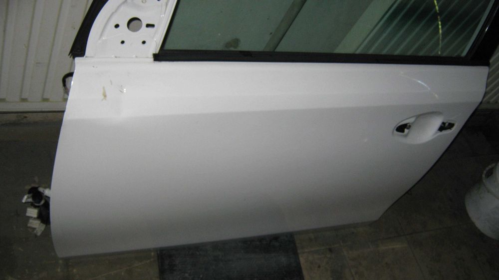 Drzwi Auris 2  przód tył lewe lewy białe 040 klapa ćwiartka