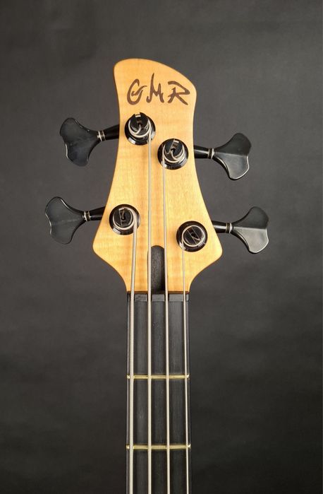 Gitara basowa GMR Majestic 4 NTB