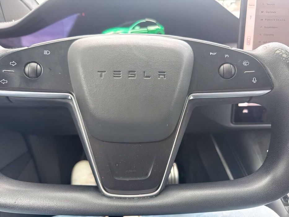 Tesla Model X      2022