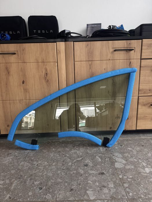 СКЛО Ліве подвійне Tesla Model 3 / 3 HIGHLAND ОРИГІНАЛ