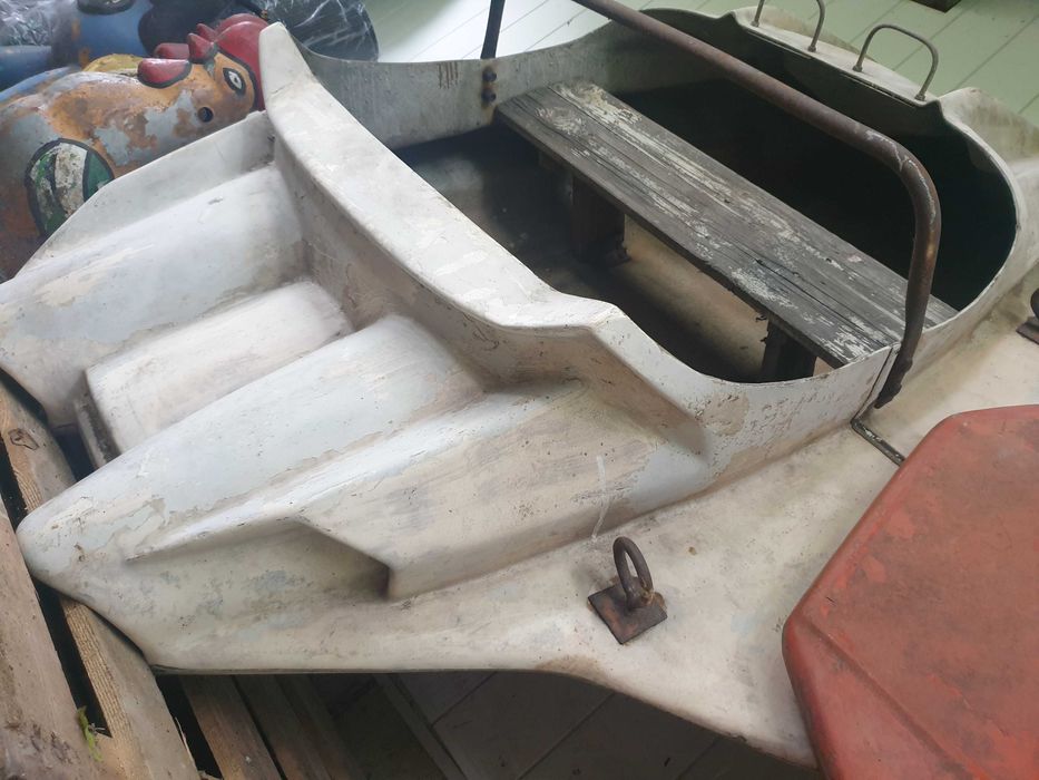 Gondola lunapark Statek kosmiczny Star Trek z PRL 60s Space Age Łódź