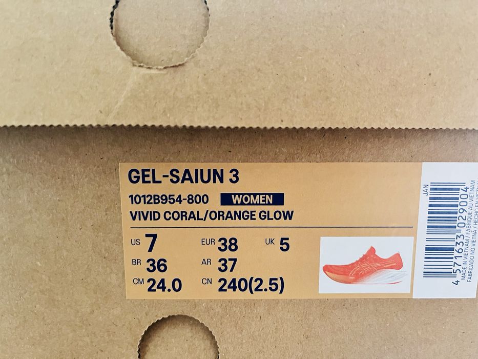 Tenis corrida asics novos