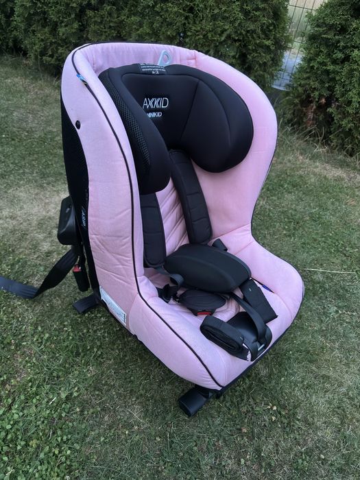 Fotelik samochodowy dla dziecka 0-25 kg AXKID MINIKID Zadbany