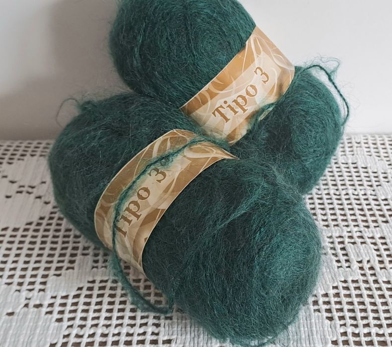 2 novelos de Lã verde garrafa
